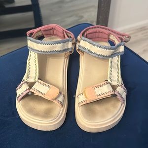Color block Zara sandals